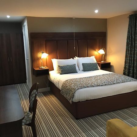 Twin Oaks Hotel Chesterfield Habitación foto