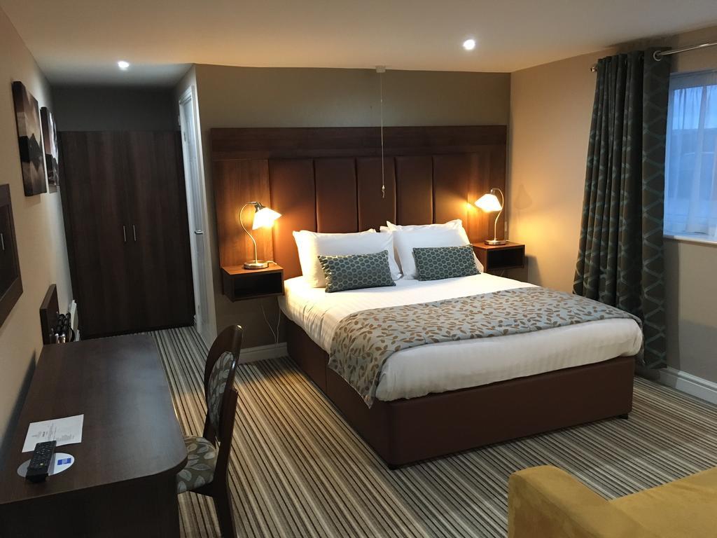 Twin Oaks Hotel Chesterfield Habitación foto